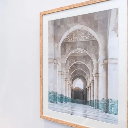 Charming Granby Flat شقة *