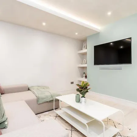 Charming Granby Flat * Harrogate