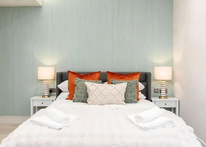 Charming Granby Flat شقة