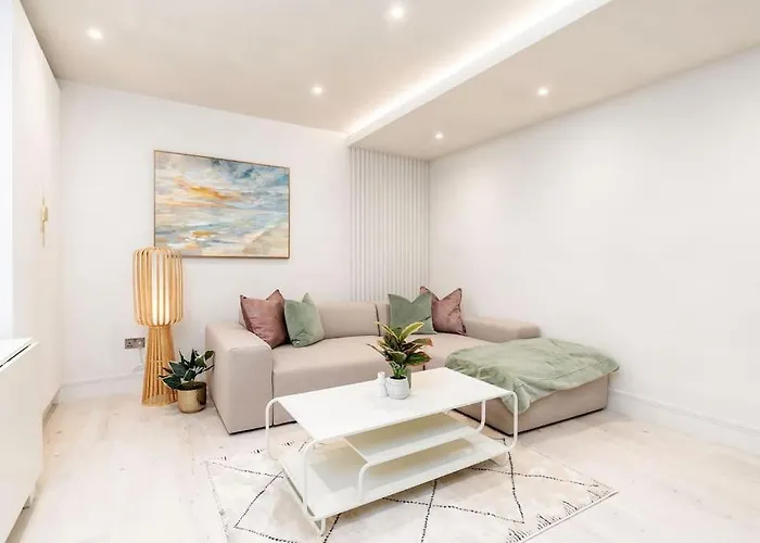 Charming Granby Flat شقة