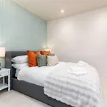 아파트 Charming Granby Flat *